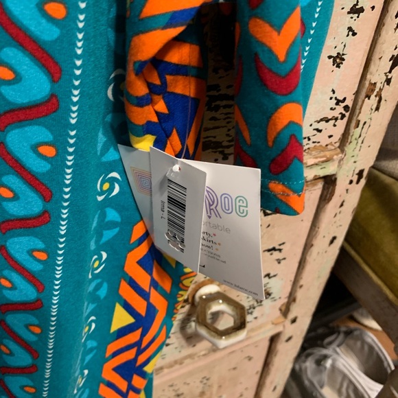 Brand new lularoe tunic - Picture 2 of 3